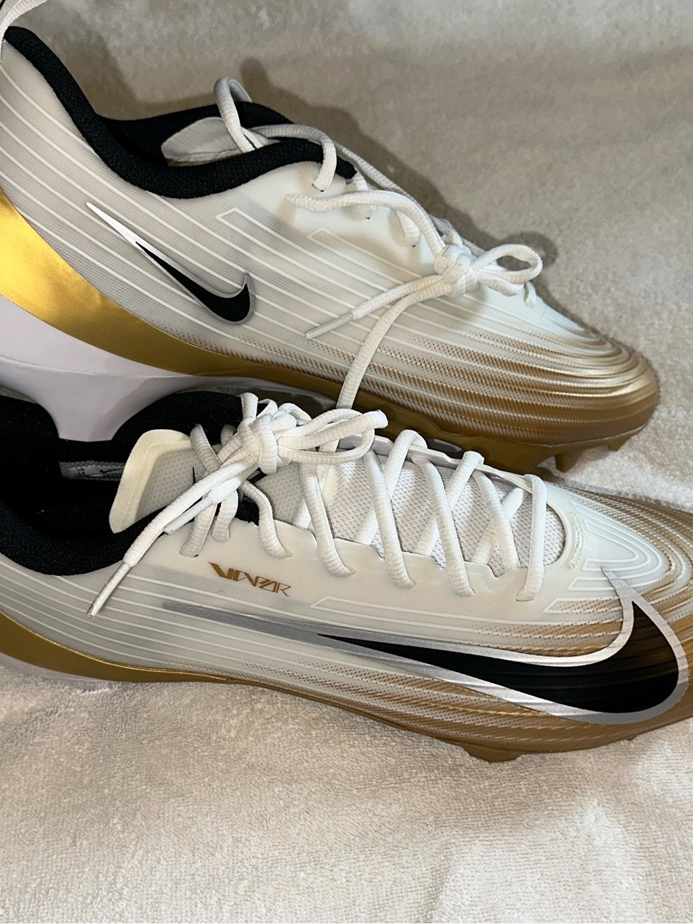 Team Issued Nike Vapor 3 Men’s Football Cleats - brand new never worn size 14